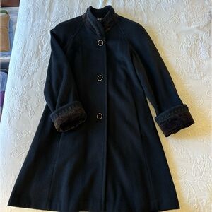 Size M, Jofeld de Ball Velvet black vintage winter coat.